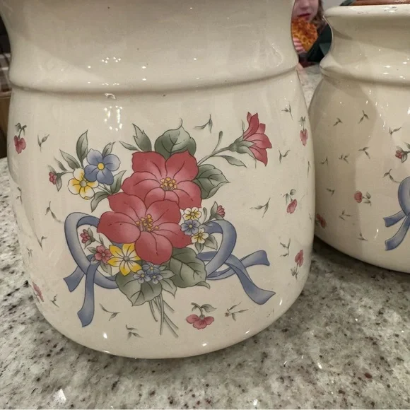 Vintage Floral Ceramic Canister Set with Wooden Lids pink flowers blue bows - Picture 3 of 10